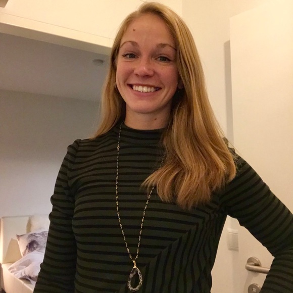 Meet your Posher, Brittany - Picture 2 of 3